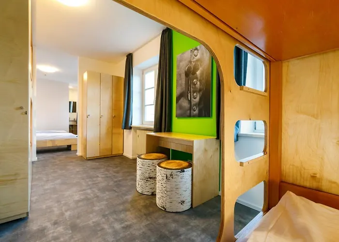 Jugendherberge Burghausen Hostel *