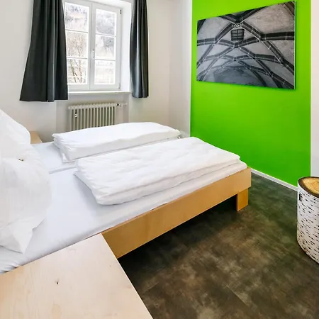 호스텔 Jugendherberge Burghausen *