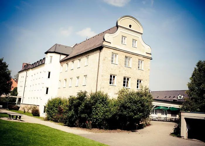 Hostal Jugendherberge Burghausen Burghausen