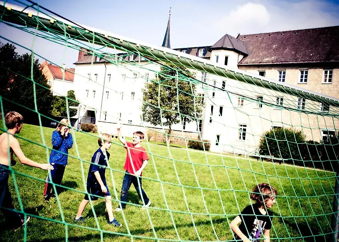 Hostal Jugendherberge Burghausen